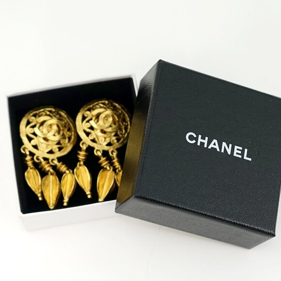 CHANEL CC Logos Round fringe Clip-On Earrings Gold Tone 95A Auth w/Box c1129-1 - Picture 5 of 5